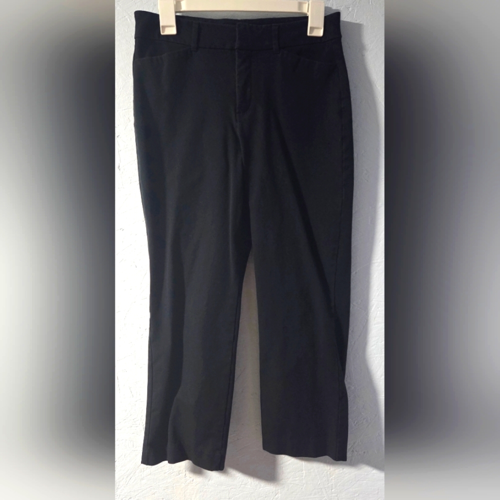 Old Navy Black High-Rise Pixie Straight - 8 Petite